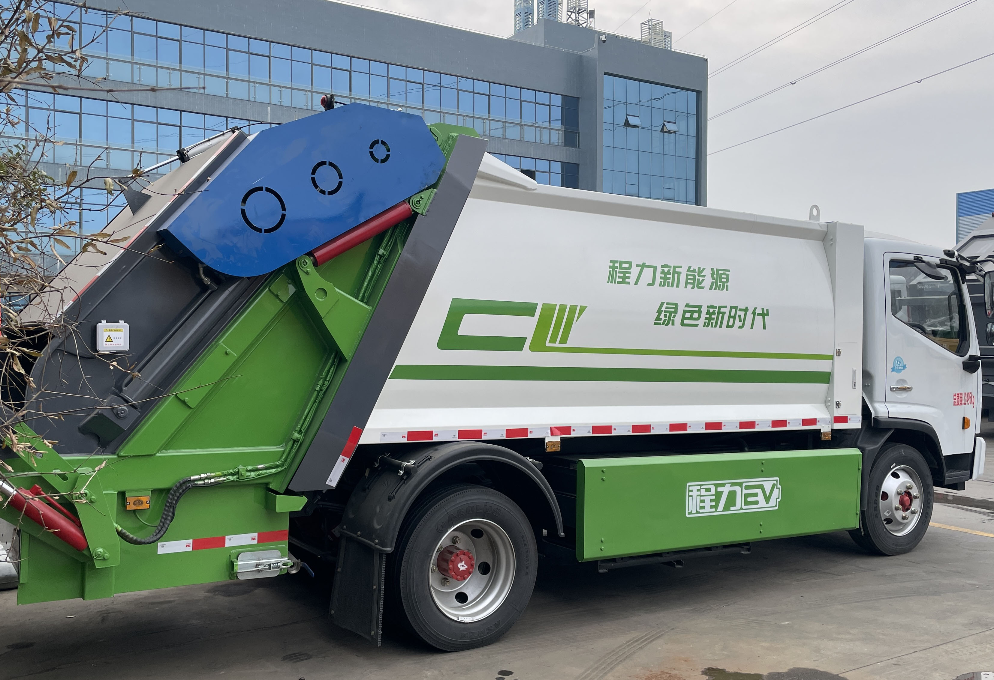 東風(fēng)凱普特8方純電動壓縮式垃圾車圖片4