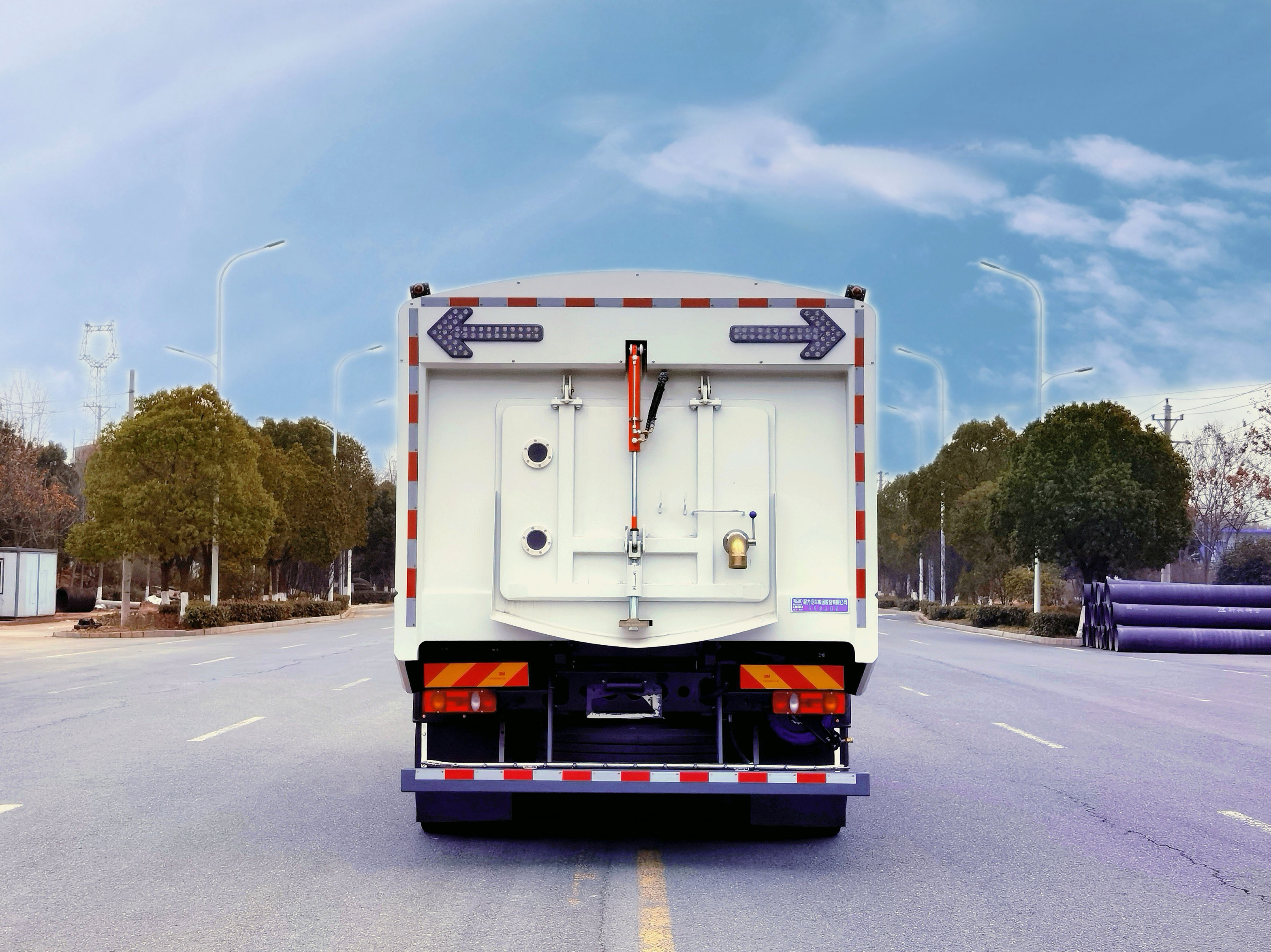 東風(fēng)天錦10方純電動(dòng)多功能洗掃車(chē)圖片5