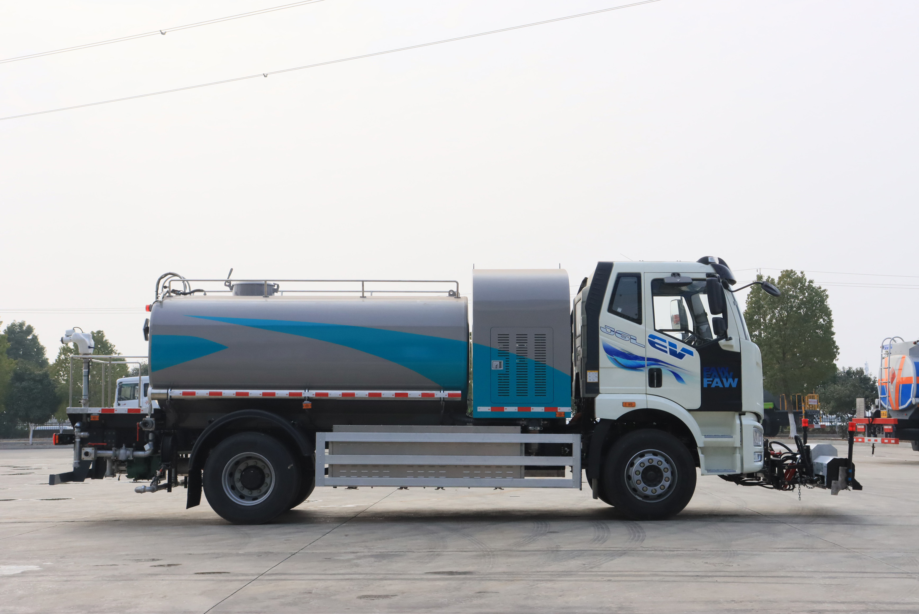 FAW解放純電動10方多功能清洗車圖片3