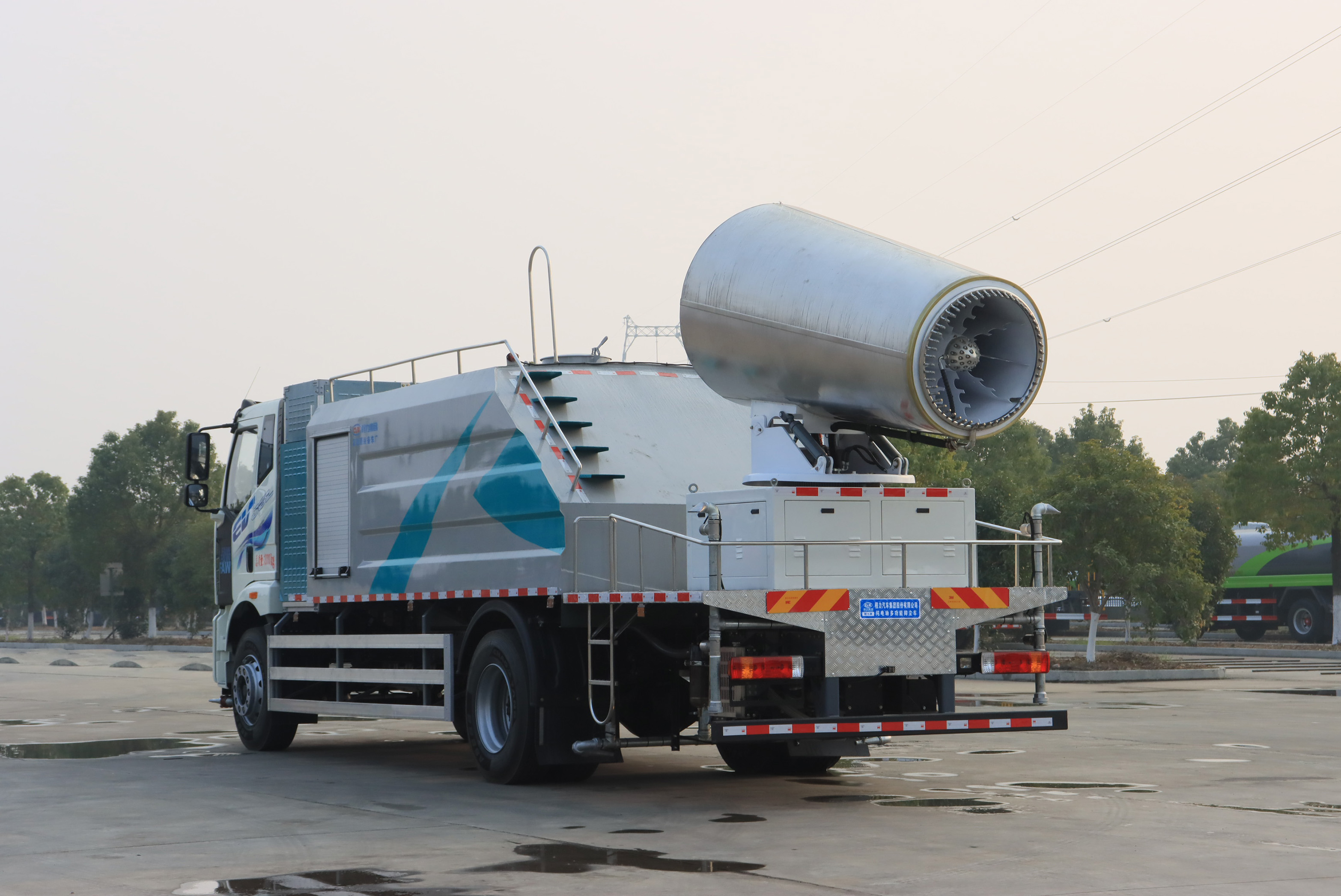 FAW解放純電動(dòng)多功能抑塵車圖片4