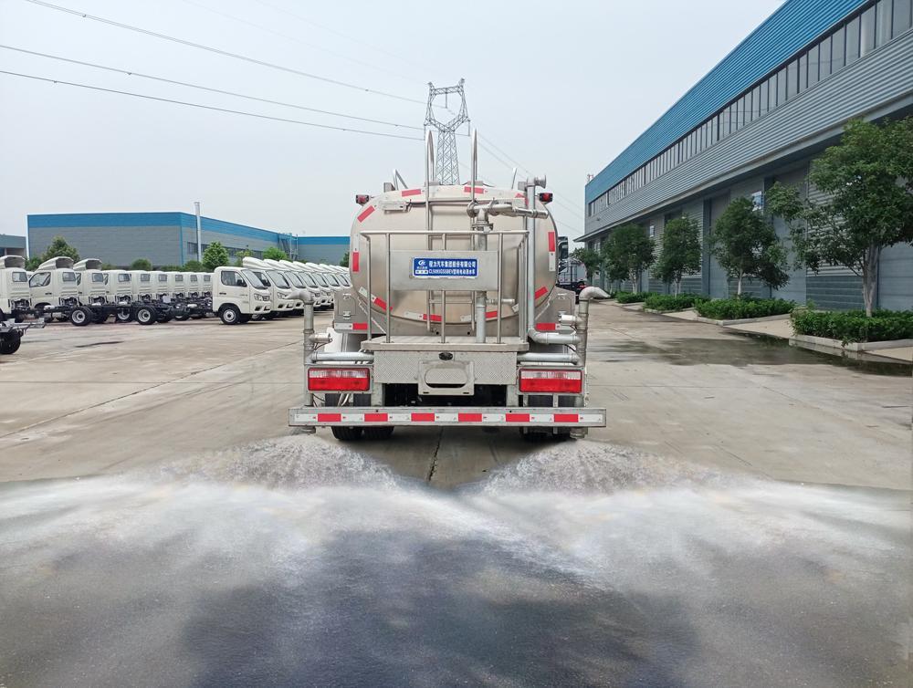 東風凱普特型純電動灑水車圖片5