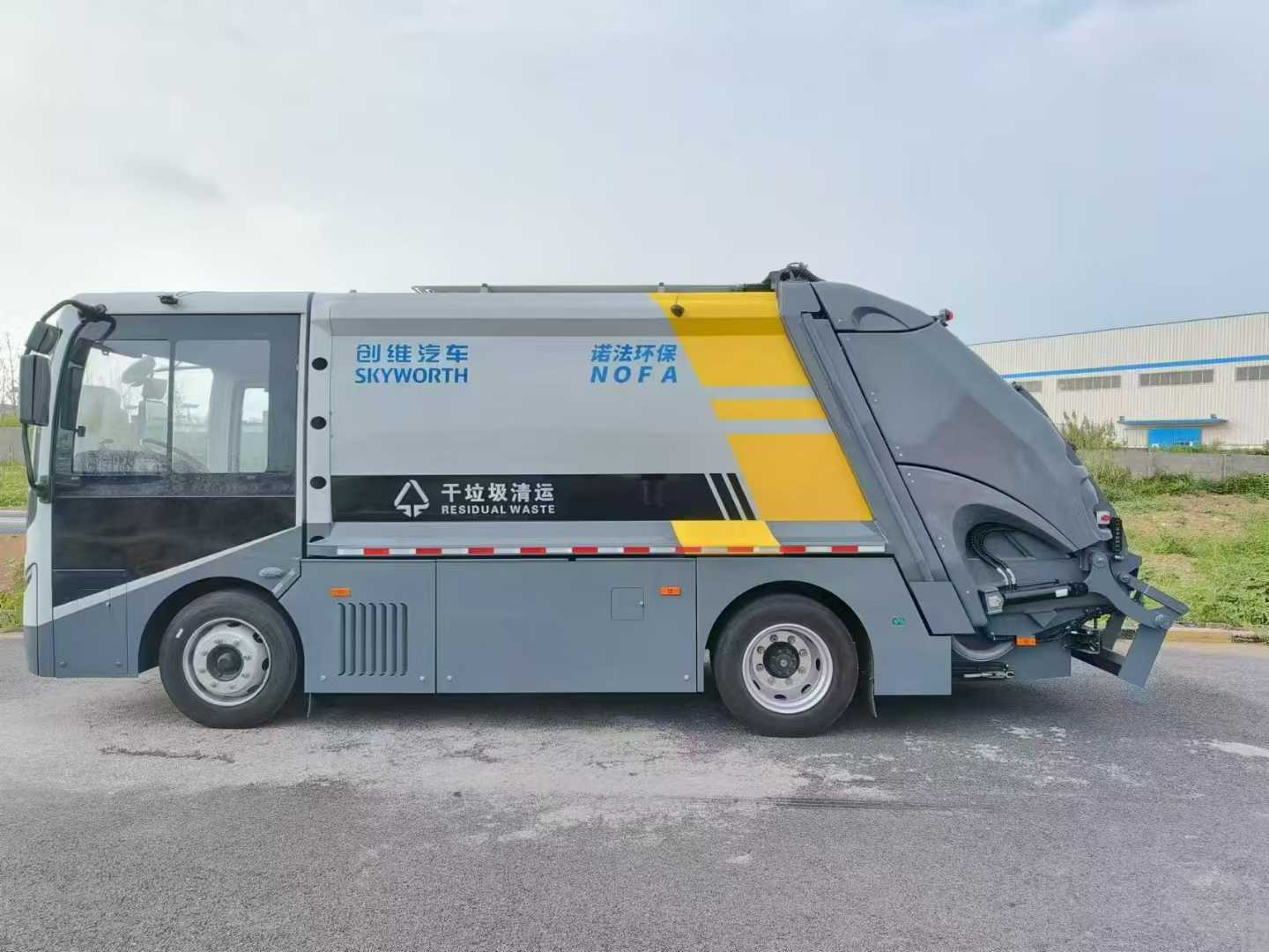 創(chuàng)維18噸純電動(dòng)壓縮式垃圾運(yùn)輸車圖片5
