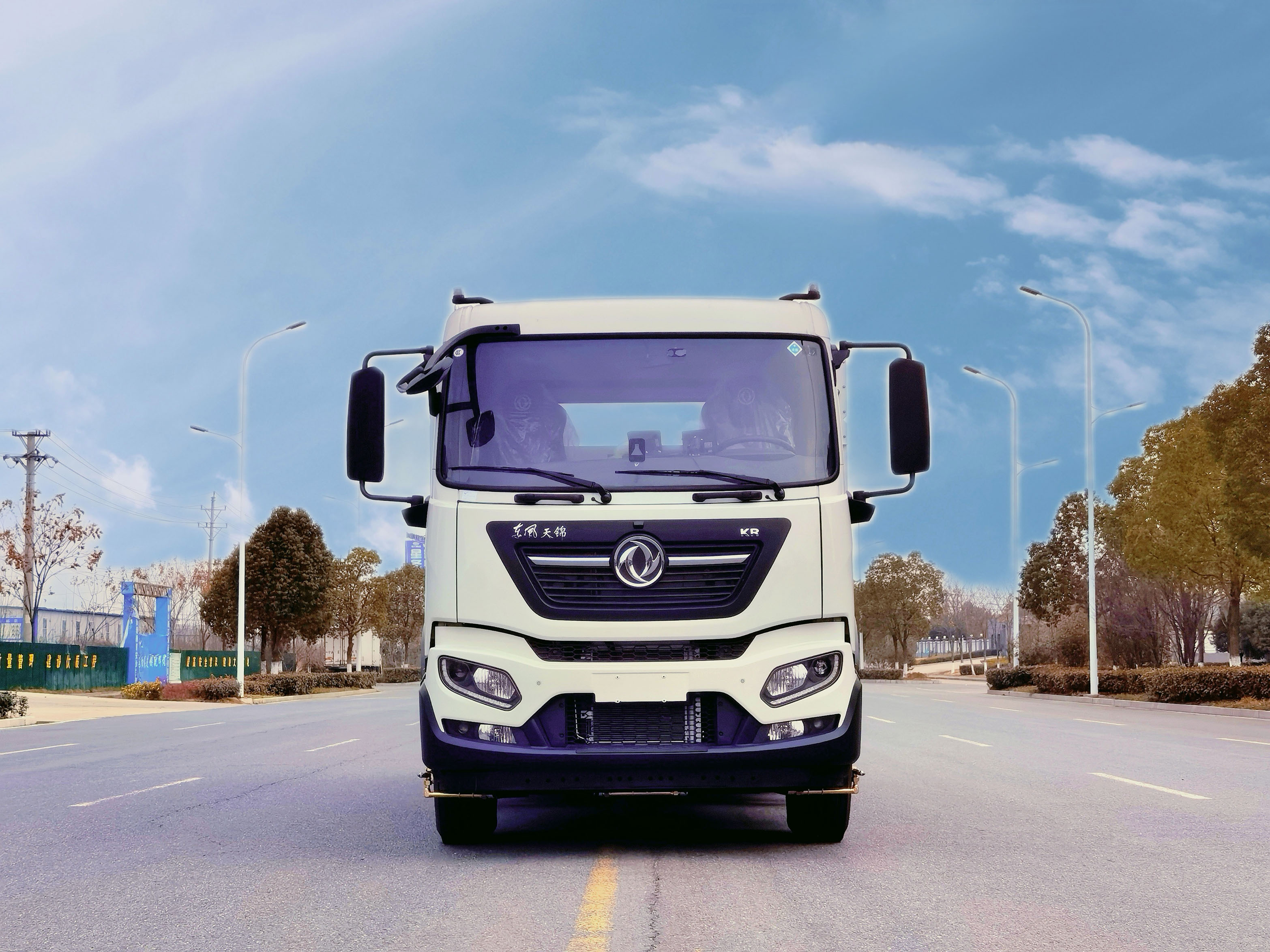 東風(fēng)天錦10方純電動(dòng)多功能洗掃車(chē)圖片2