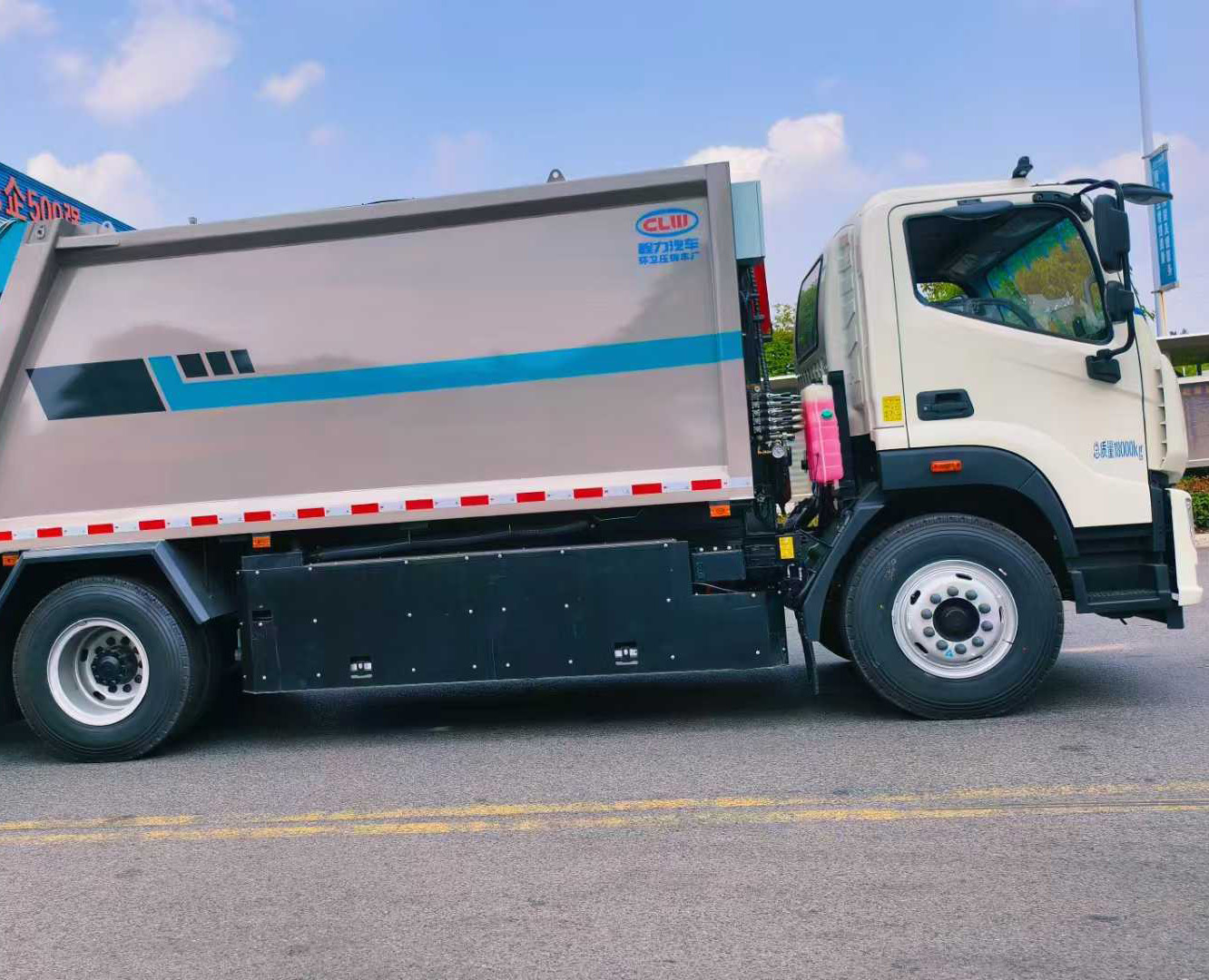 福田歐曼15方純電動壓縮式垃圾運輸車圖片3