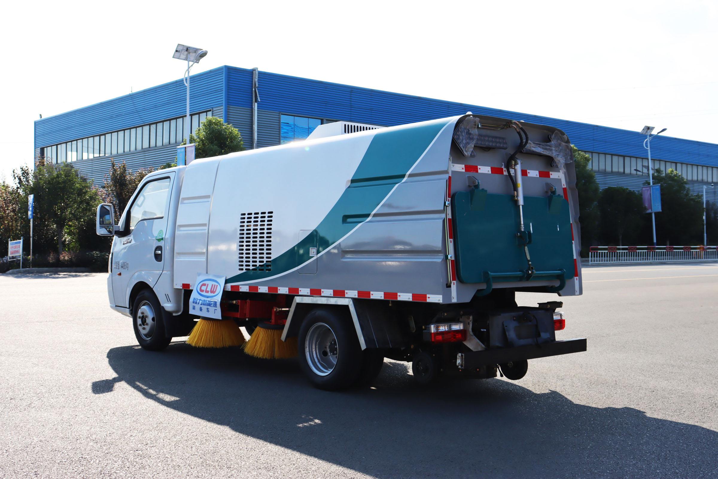 東風(fēng)途逸純電動(dòng)2.5方掃路車圖片4