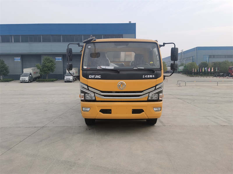 東風(fēng)大多利卡6.12方標(biāo)準(zhǔn)型瀝青灑布車(chē)圖片2