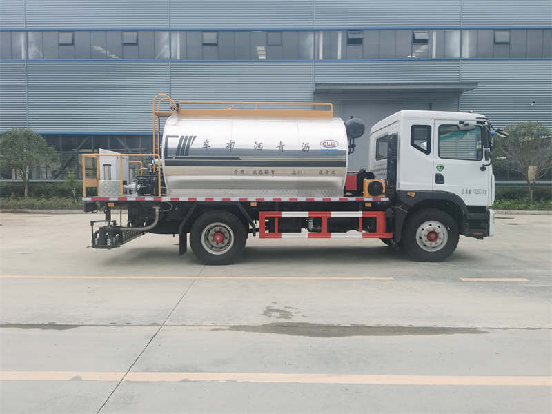 東風(fēng)多利卡9.1方標(biāo)準(zhǔn)型瀝青灑布車圖片3