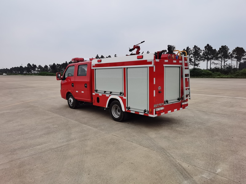 東風(fēng)途逸1噸水罐消防車圖片3